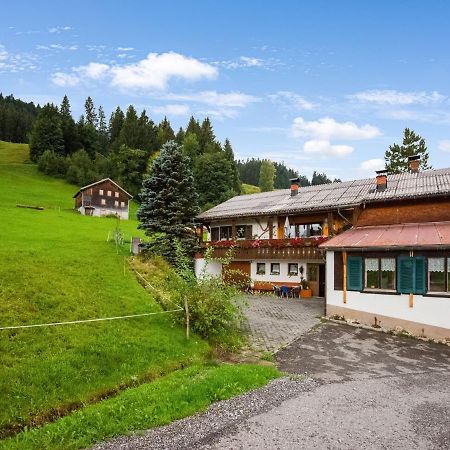 Vintage Holiday Home In Vorarlberg Near Ski Area 슈바르첸베르크 임 브레겐처발트 외부 사진