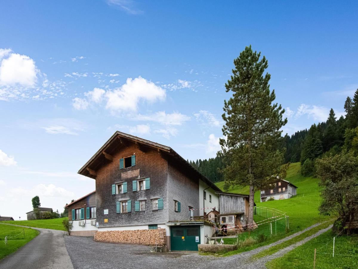 Vintage Holiday Home In Vorarlberg Near Ski Area 슈바르첸베르크 임 브레겐처발트 외부 사진