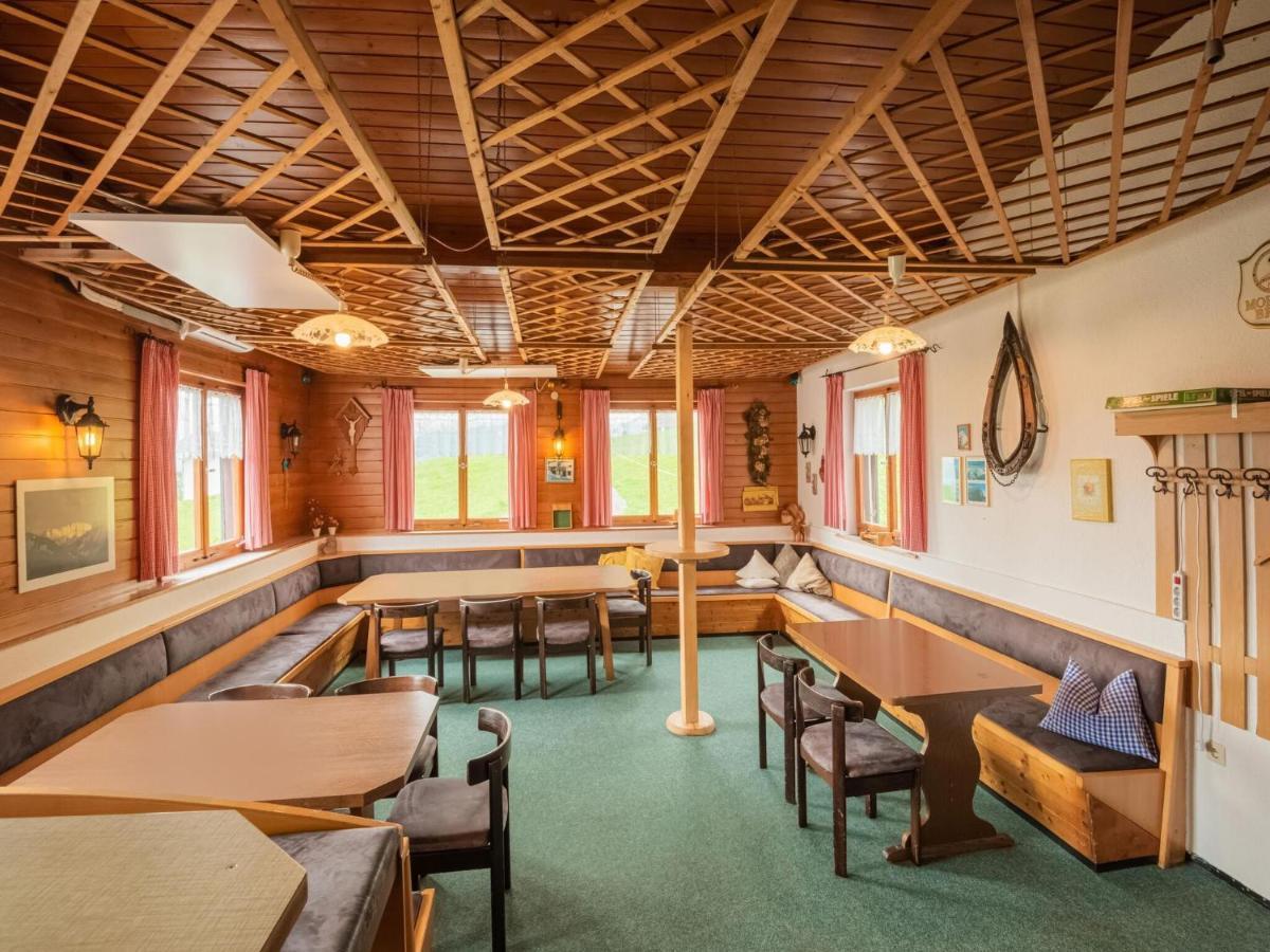 Vintage Holiday Home In Vorarlberg Near Ski Area 슈바르첸베르크 임 브레겐처발트 외부 사진